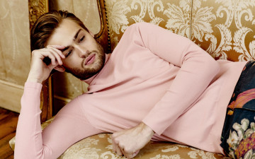 обоя douglas booth, мужчины, бородка, поза