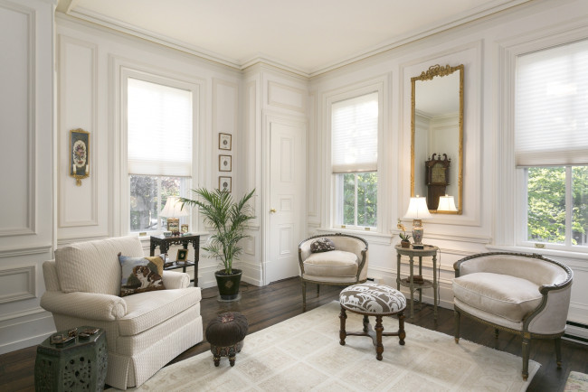 Обои картинки фото интерьер, гостиная, вазон, стиль, диван, кресло, зеркало