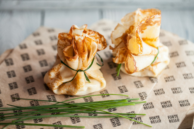 Обои картинки фото еда, блины,  оладьи, начинка, сытно, вкусно