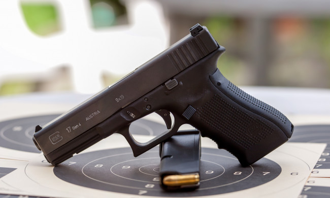 Обои картинки фото glock 17, оружие, пистолеты, ствол
