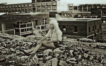 Картинка календари компьютерный+дизайн 2019 calendar женщина здание девушка сидеть кирпич