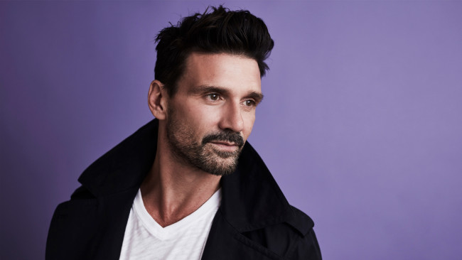 Обои картинки фото мужчины, frank grillo, плащ, борода, лицо, актер