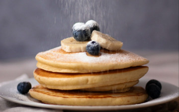 Картинка еда блины +оладьи банан черника