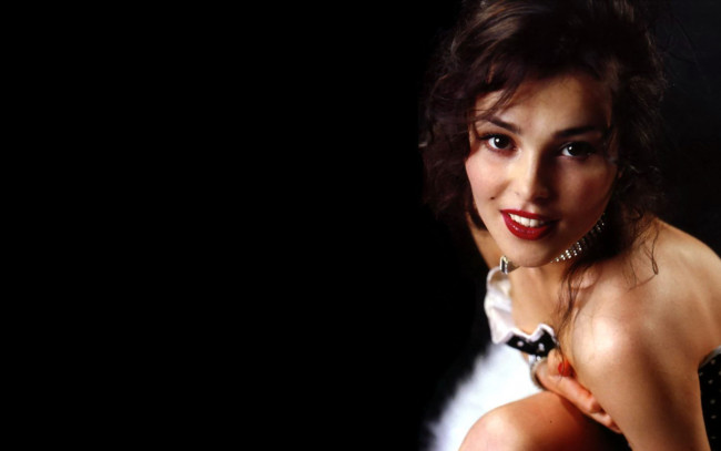 Обои картинки фото музыка, сати казанова, певица, шатенка, лицо