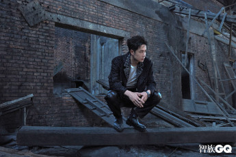 Картинка мужчины wang+yi+bo актер певец танцор развалины