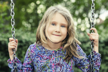 Картинка разное дети девочка качели