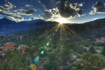 Картинка природа восходы закаты солнце лучи тучи деревья