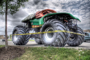 Картинка автомобили выставки уличные фото monster