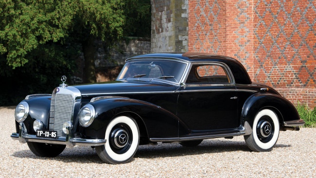 Обои картинки фото mercedes, se, автомобили, классика, daimler, ag, mercedes-benz, легковые, грузовики, автобусы, двигатели, германия