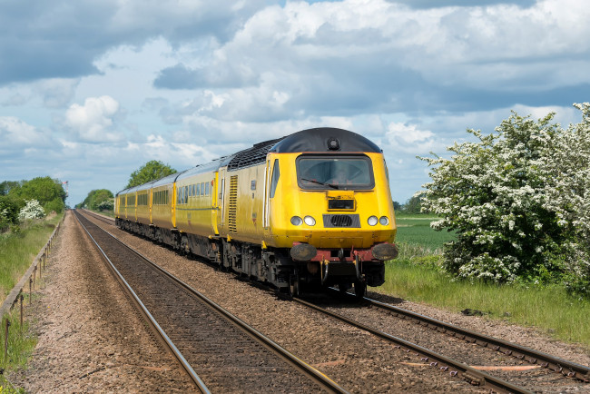 Обои картинки фото техника, поезда, дорога, железная, рельсы, локомотив, состав