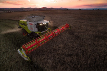 Картинка техника комбайны сельхоз работы