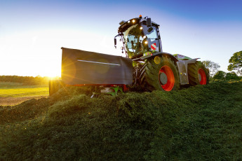 Картинка техника тракторы работы сельхоз