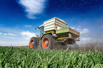 Картинка техника тракторы работы сельхоз