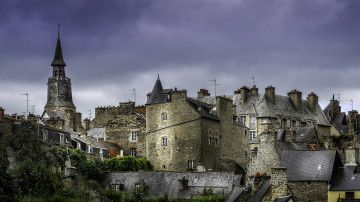 Картинка dinan+la+belle города -+панорамы крыши башня