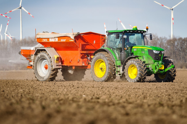 Обои картинки фото техника, тракторы, работы, сельхоз