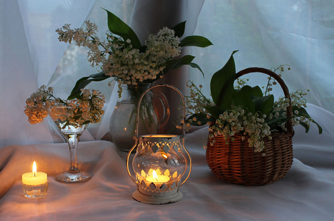 Обои картинки фото цветы, ландыши, вечер, лето, свечи, сирень