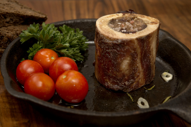 Обои картинки фото еда, мясные блюда, мясо, помидоры, томаты