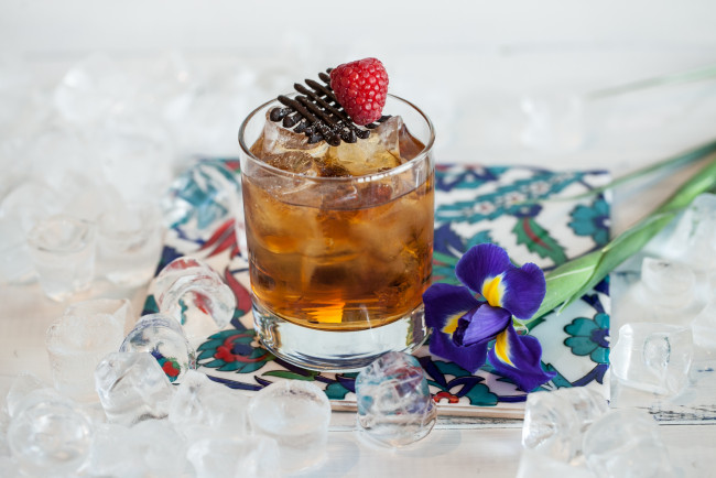 Обои картинки фото еда, напитки, напиток, лед, холодный, вкусный, цветы