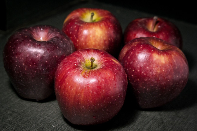 Обои картинки фото еда, Яблоки, томаты