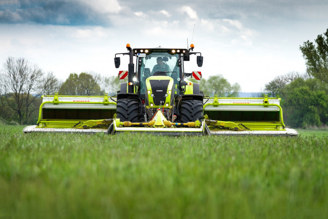 Обои картинки фото техника, тракторы, работы, сельхоз