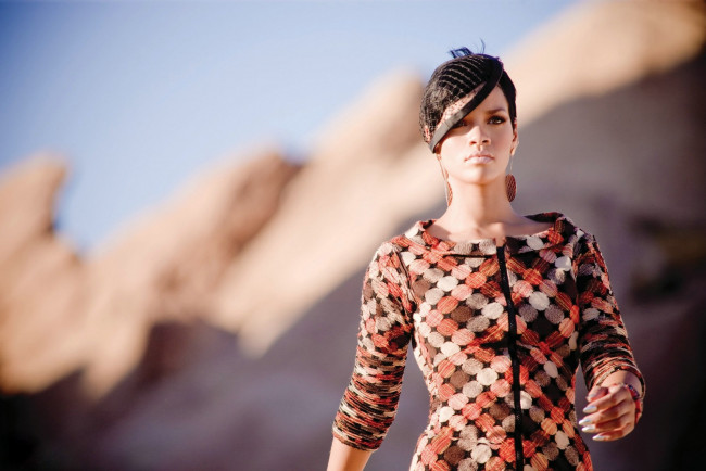 Обои картинки фото музыка, rihanna, жакет, шляпа, певица