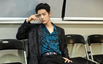 Картинка мужчины xiao+zhan актер пиджак рубашка стулья