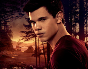 Картинка кино+фильмы the+twilight+saga +breaking+dawn+part+1 оборотень лес горы