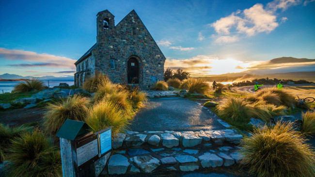 Обои картинки фото church at lake tekapo, new zealand, города, - католические соборы,  костелы,  аббатства, church, at, lake, tekapo, new, zealand