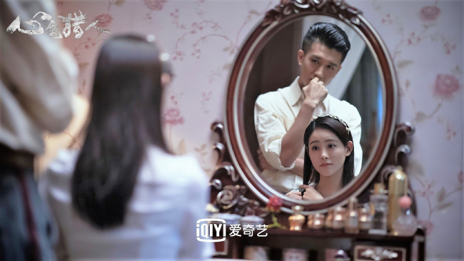 Обои картинки фото кино фильмы, psych-hunter, девушка, зеркало, визажист