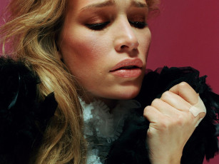 Картинка Piper+Perabo девушки