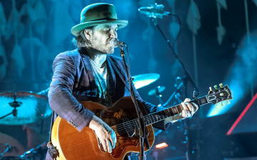 Картинка guitar музыка другое гитара микрофон сцена музыкант