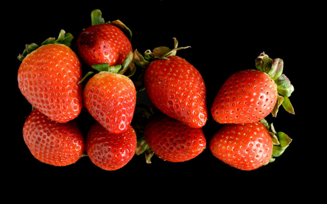 Обои картинки фото еда, клубника,  земляника, ягоды