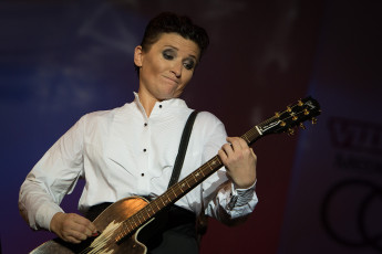 Картинка диана+арбенина музыка ночные+снайперы гитара певица женщина