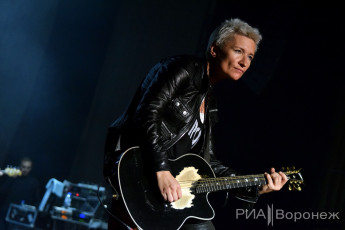 Картинка диана+арбенина музыка ночные+снайперы певица женщина гитара концерт