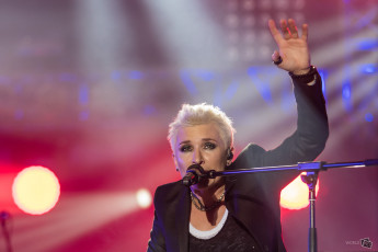 Картинка диана+арбенина музыка ночные+снайперы певица женщина концерт микрофон