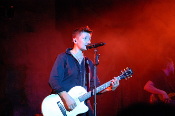 обоя диана арбенина, музыка, ночные снайперы, женщина, певица, микрофон, гитара, концерт