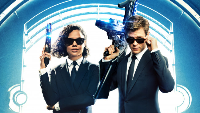 Обои картинки фото люди в черном,  интернэшнл , 2019, кино фильмы, men in black international , men, in, black, international, тесса, томпсон, боевик, комедия, крис, хемсворт, фантастика