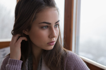 обоя sophie limma, девушки, sophie, limma, портрет, лицо, девушка, модель, шатенка, поза, взгляд, красотка, сексуальная, playboy