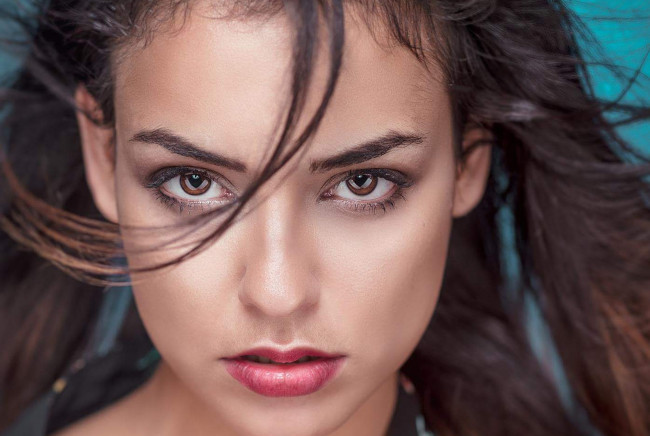 Обои картинки фото joanna lattimore, девушки, joanna lattimore , joy lamore, joanna, lattimore, лицо, портрет, joy, lamore, девушка, модель, брюнетка, красотка, знойная, стройная, сексуальная, поза, флирт, взгляд, макияж, причёска, чёрный