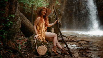 Картинка девушки -+рыжеволосые+и+разноцветные водопад рыжая шляпа