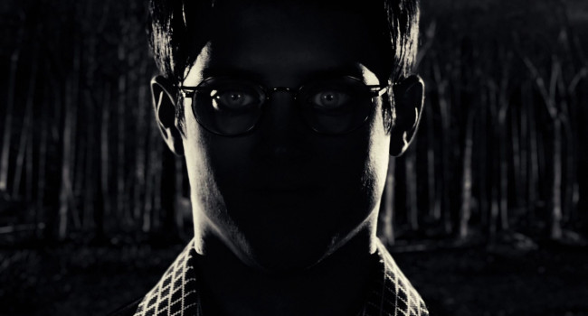 Обои картинки фото кино фильмы, sin city, лицо, очки, каннибал