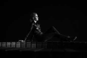 Картинка девушка+-+girl девушки -+черно-белые девушка шатенка сексуальная милая модель красивая супер сладкая лапочка симпатичная классная нежная идеальная яркая игривая великолепная обаятельная жгучая спокойная удивительная