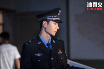 Картинка кино+фильмы being+a+hero чэнь юй полицейский форма