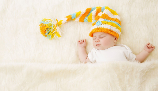 Обои картинки фото разное, дети, младенец, шапка, сон