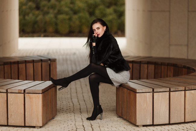 Обои картинки фото девушка - girl, девушки, - брюнетки,  шатенки, девушка, брюнетка, сексуальная, милая, модель, красивая, супер, сладкая, лапочка, симпатичная, классная, нежная, идеальная, яркая, игривая, великолепная, обаятельная, жгучая, спокойная, удивительная