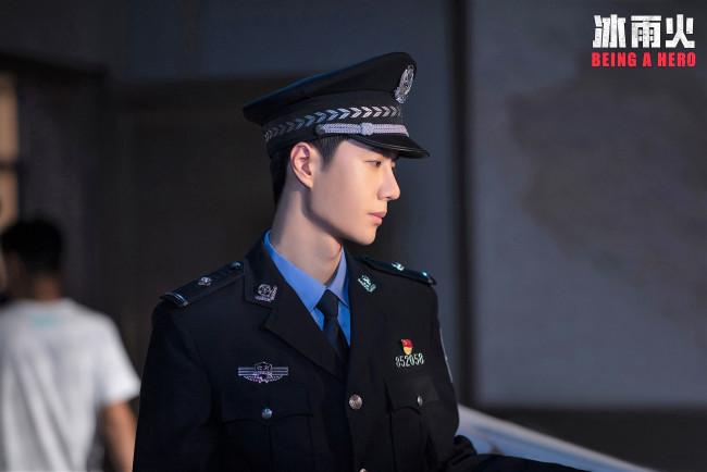 Обои картинки фото кино фильмы, being a hero, чэнь, юй, полицейский, форма