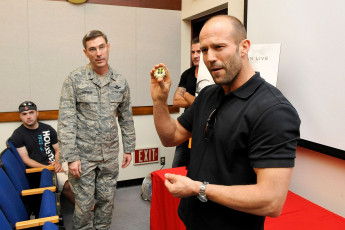 Картинка кино фильмы killer elite профессионал