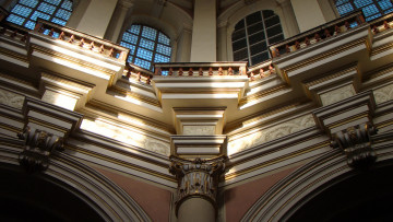 Картинка разное элементы архитектуры стена балкон окна колоны