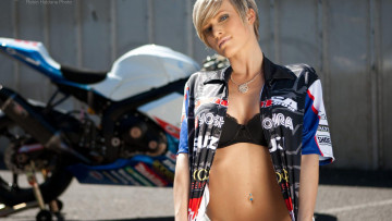 Картинка yoshimura suzuki gsx r1000 race bike мотоциклы мото девушкой gsx-r1000