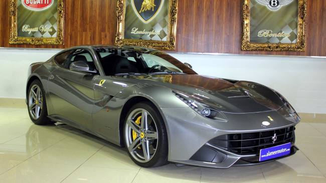 Обои картинки фото ferrari, f12, автомобили, выставки, уличные, фото, италия, s, p, a, гоночные, спортивные